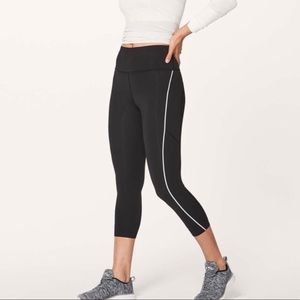Lululemon Chase Me Crop 21”